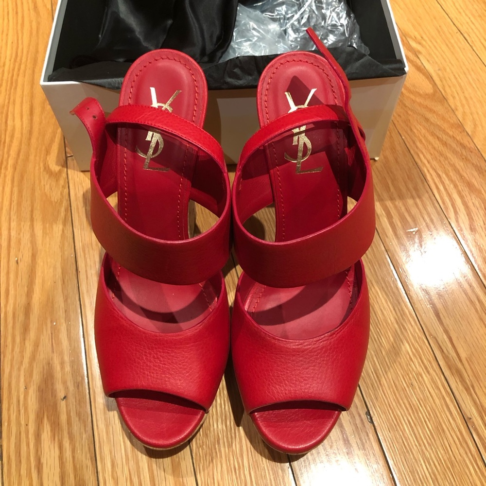 Yves Saint Laurent (YSL)